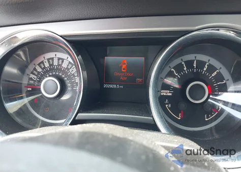 2013 Ford Mustang V6 Premium from USA, damaged, VIN 1ZVBP8AM5D5204688